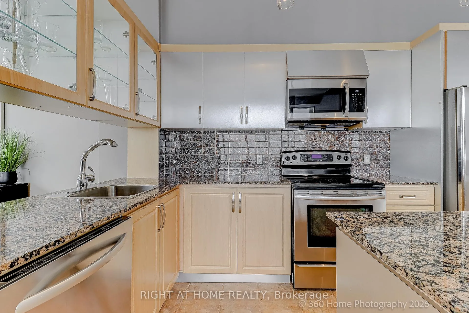 Photo 8 of Unit 1408, 797 Don Mills Road, Toronto, Flemingdon Park — HOMEH