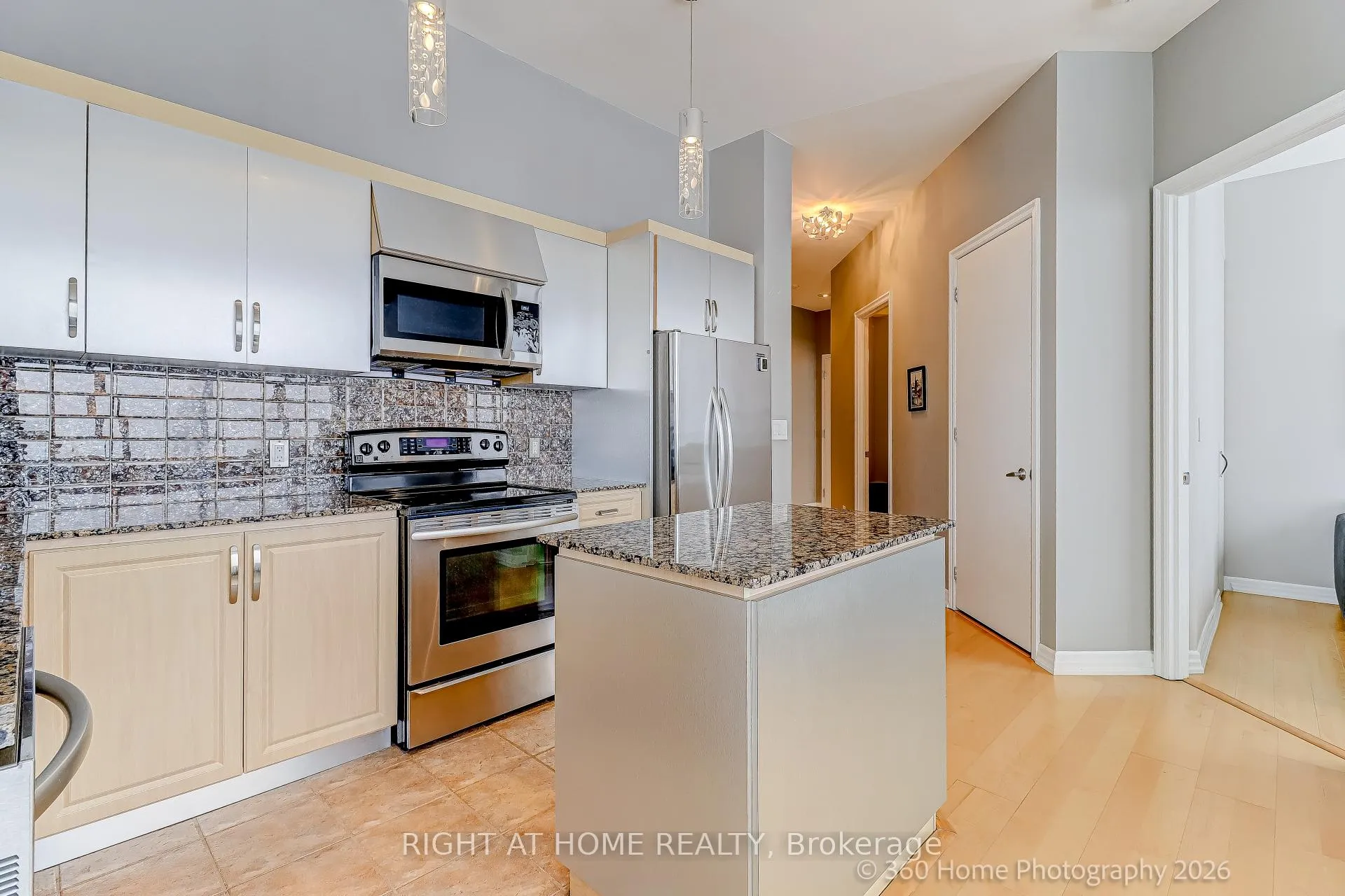 Photo 9 of Unit 1408, 797 Don Mills Road, Toronto, Flemingdon Park — HOMEH