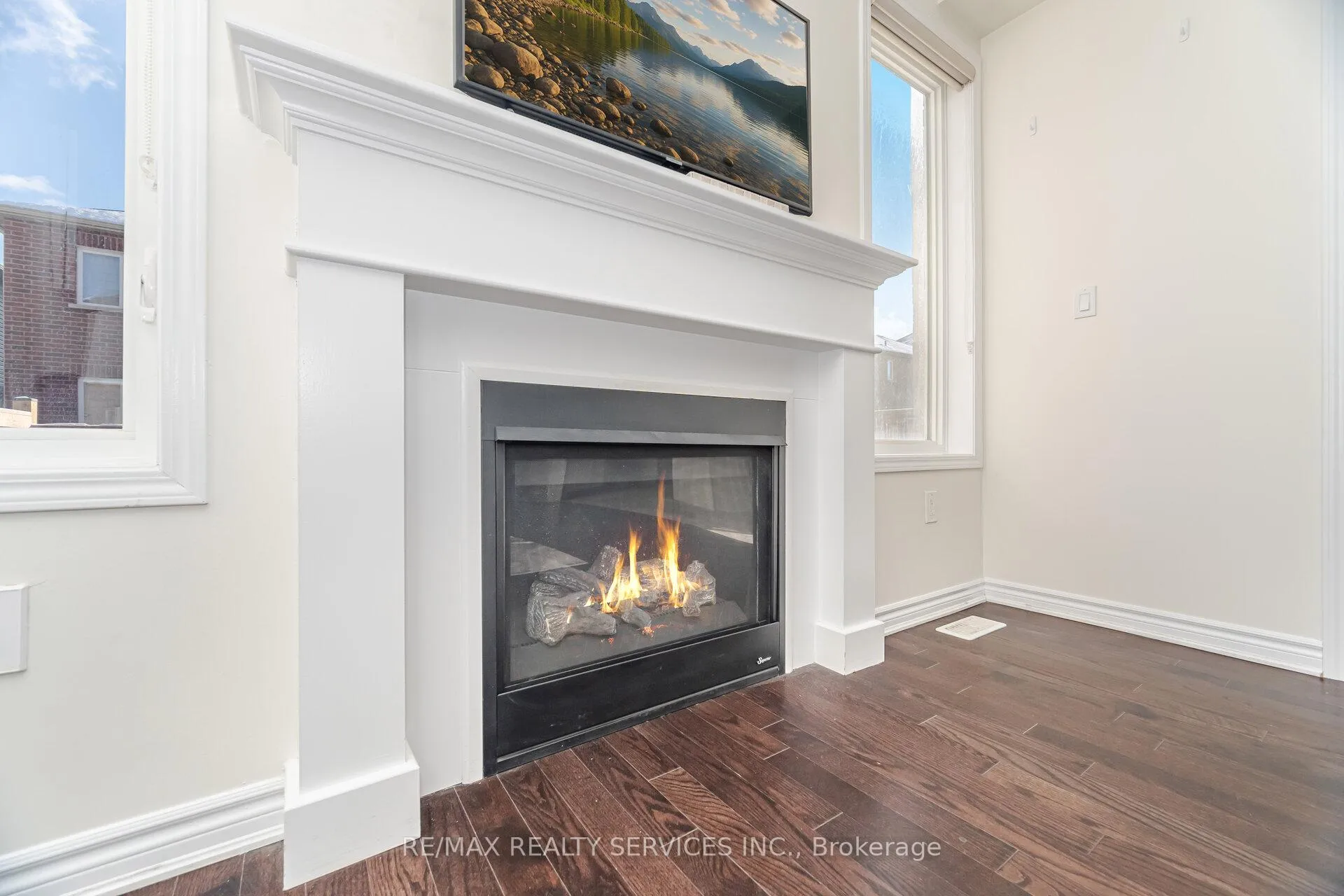 Photo 8 of 17 Averill Road, Brampton, Northwest Brampton — HOMEH