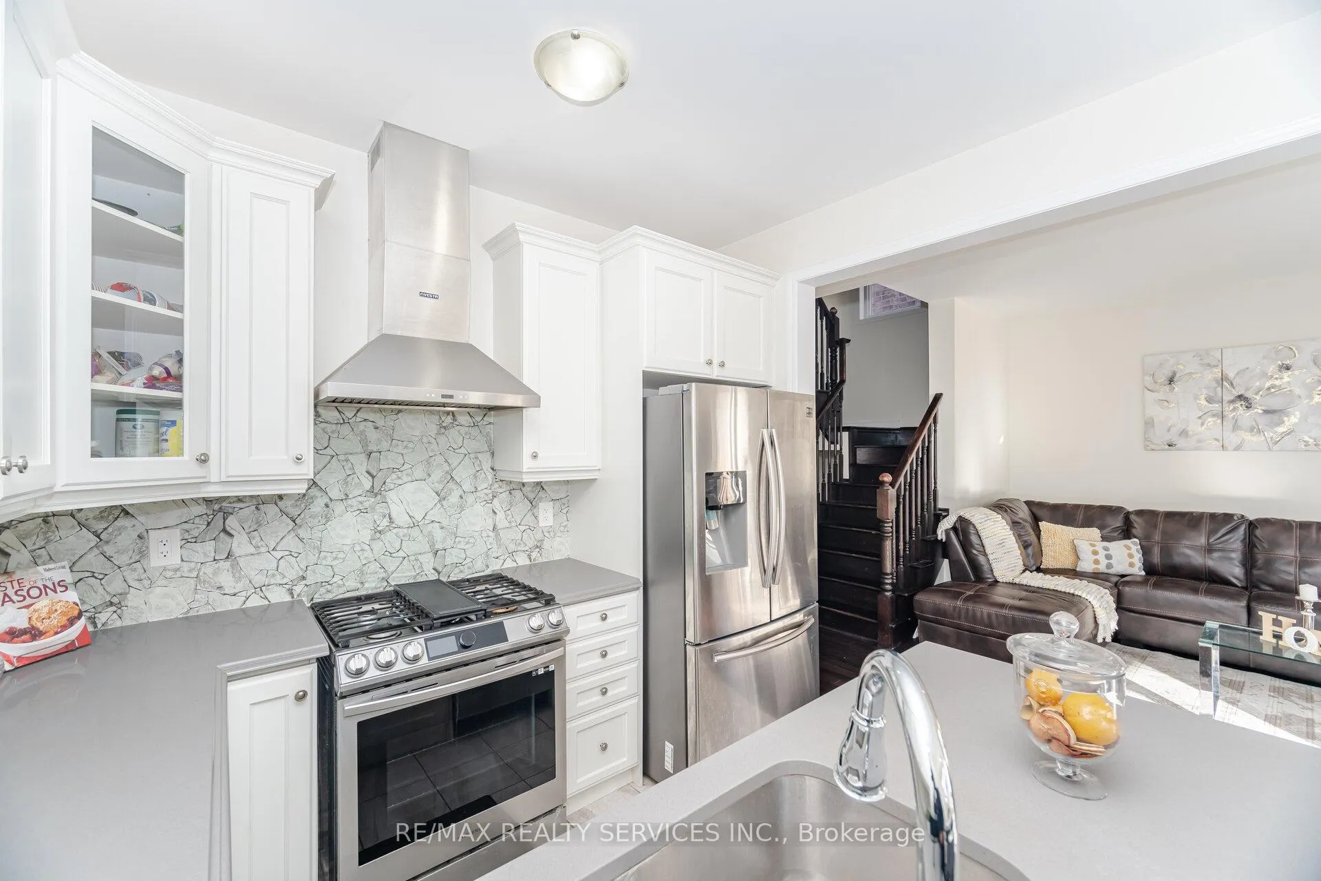 Photo 15 of 17 Averill Road, Brampton, Northwest Brampton — HOMEH