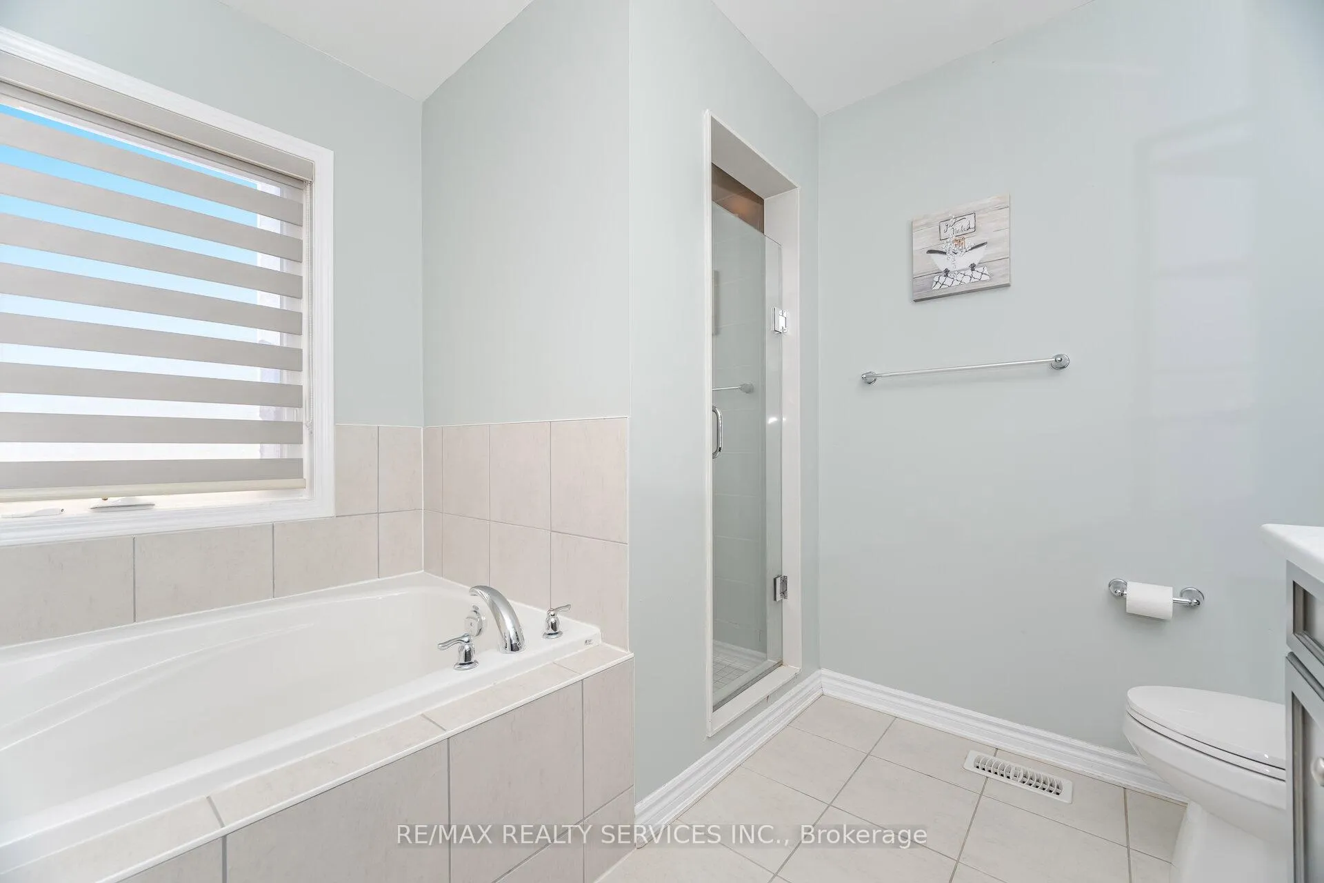 Photo 23 of 17 Averill Road, Brampton, Northwest Brampton — HOMEH