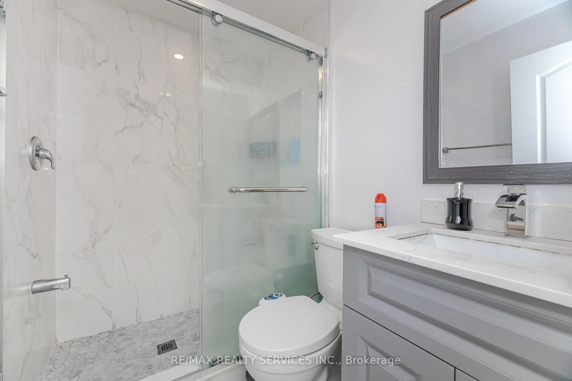 Photo 45 of 17 Averill Road, Brampton, Northwest Brampton — HOMEH