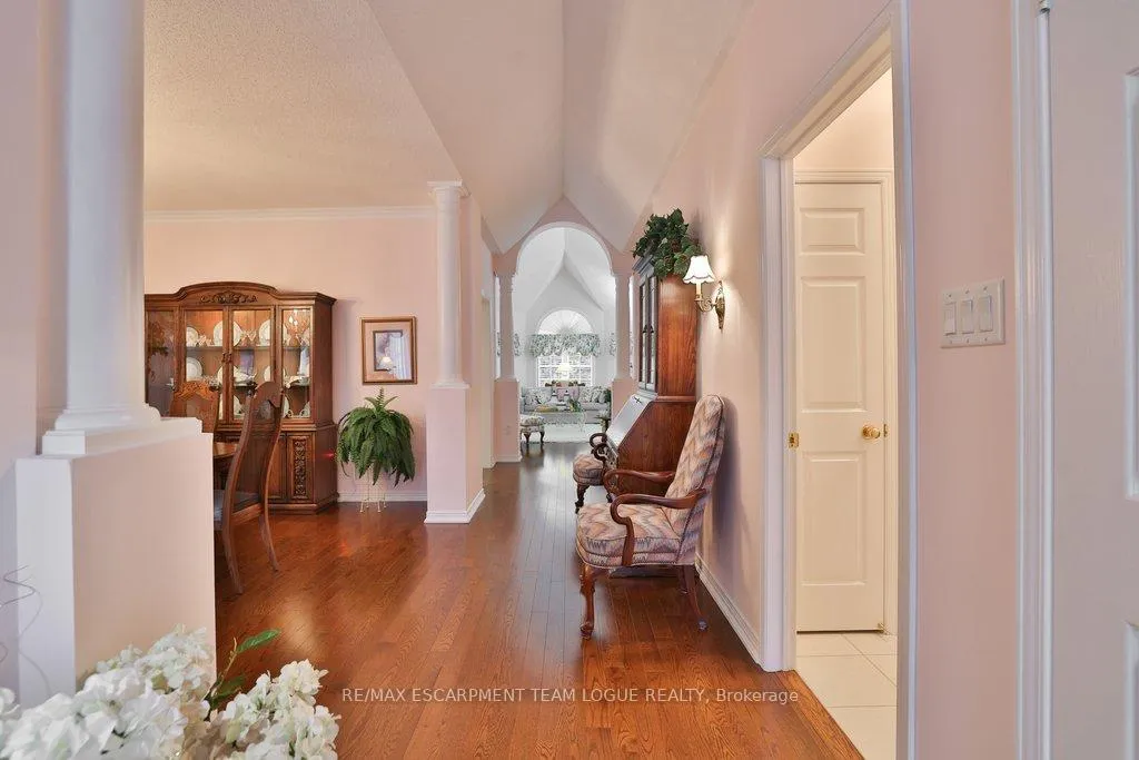 Photo 3 of 2182 Turnberry Road, Burlington, Rose — HOMEH