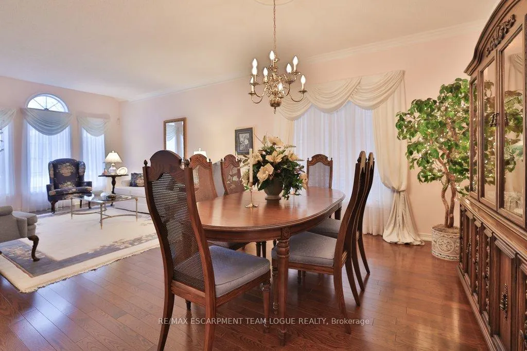 Photo 9 of 2182 Turnberry Road, Burlington, Rose — HOMEH