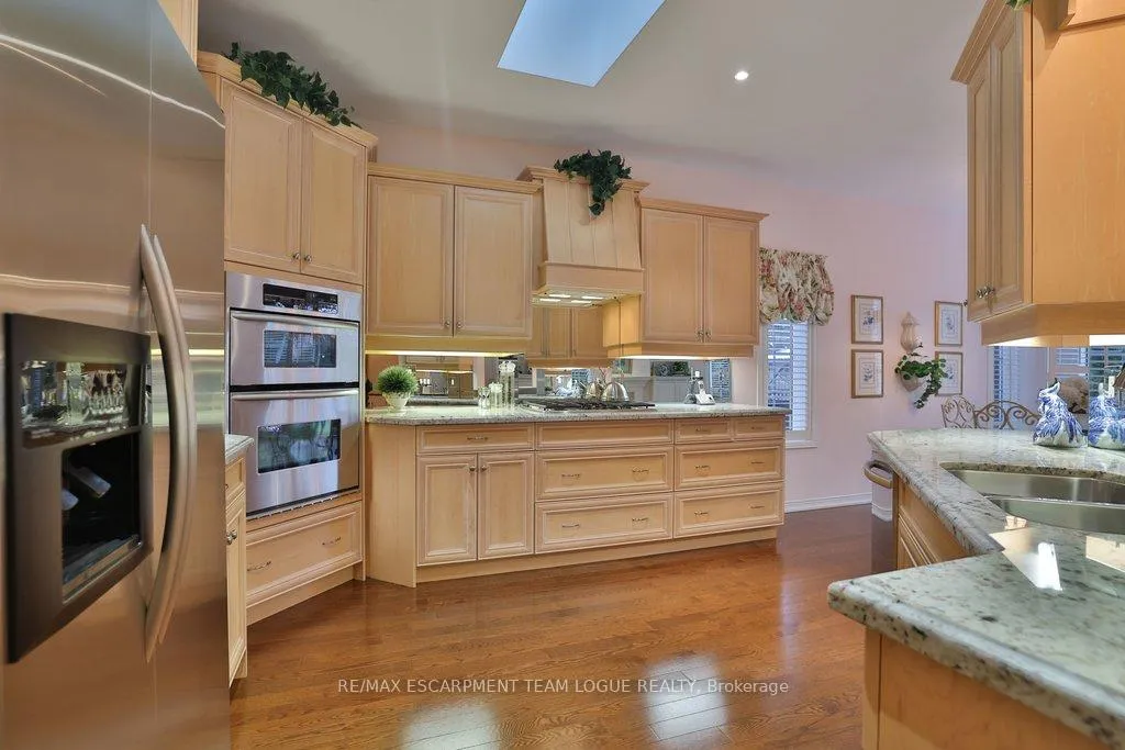 Photo 10 of 2182 Turnberry Road, Burlington, Rose — HOMEH