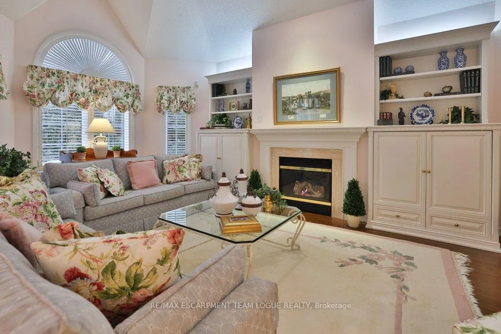 Photo 15 of 2182 Turnberry Road, Burlington, Rose — HOMEH