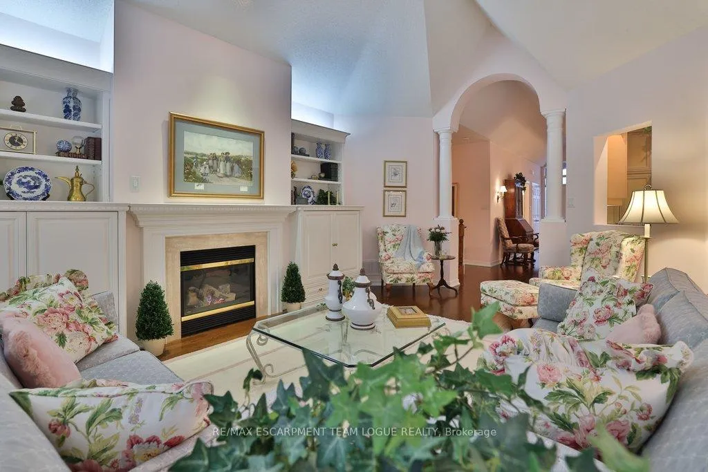 Photo 18 of 2182 Turnberry Road, Burlington, Rose — HOMEH