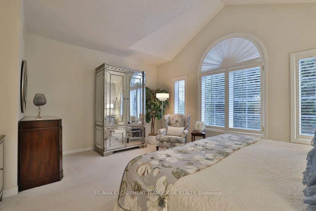 Photo 23 of 2182 Turnberry Road, Burlington, Rose — HOMEH