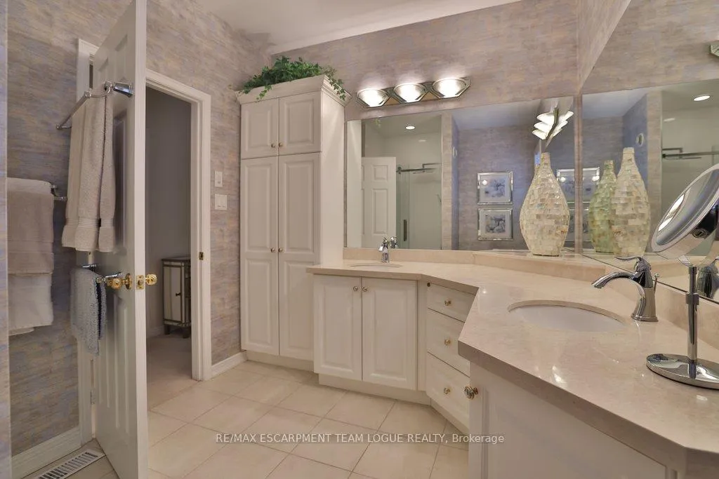 Photo 26 of 2182 Turnberry Road, Burlington, Rose — HOMEH