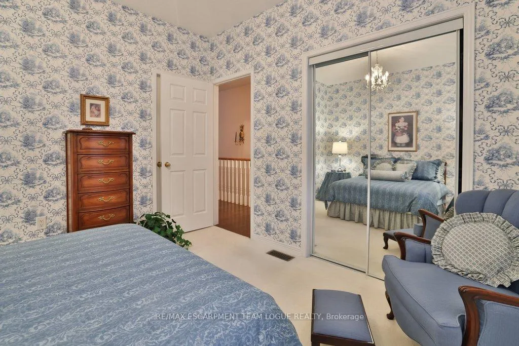 Photo 28 of 2182 Turnberry Road, Burlington, Rose — HOMEH