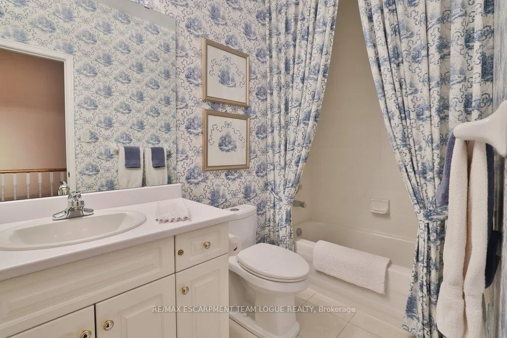 Photo 29 of 2182 Turnberry Road, Burlington, Rose — HOMEH