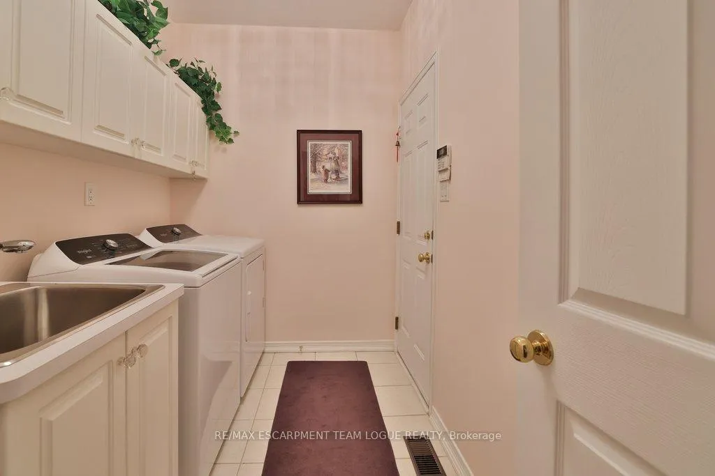 Photo 30 of 2182 Turnberry Road, Burlington, Rose — HOMEH