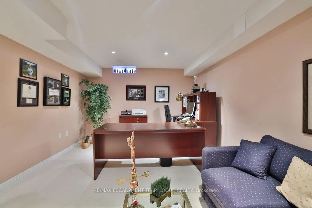 Photo 33 of 2182 Turnberry Road, Burlington, Rose — HOMEH