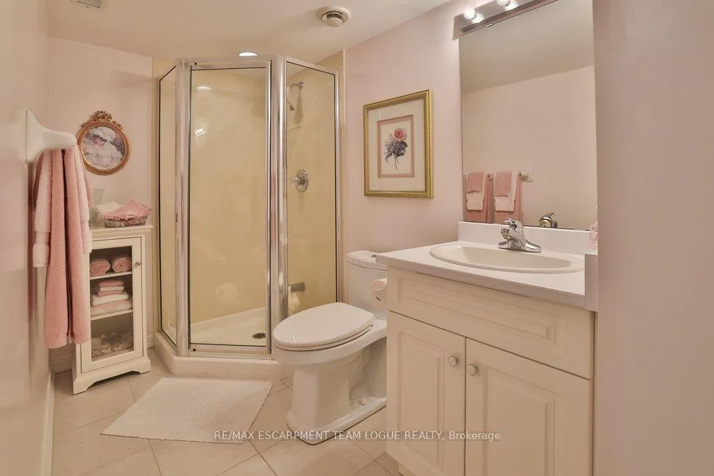Photo 35 of 2182 Turnberry Road, Burlington, Rose — HOMEH