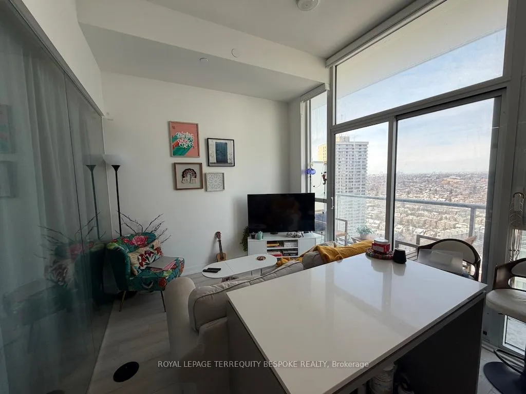 Photo 4 of Unit 2002, 33 Helendale Avenue, Toronto, Yonge-Eglinton — HOMEH