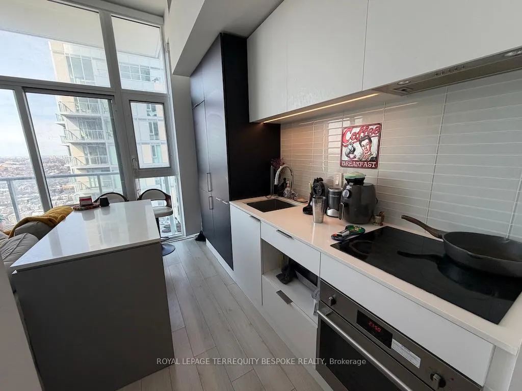 Photo 12 of Unit 2002, 33 Helendale Avenue, Toronto, Yonge-Eglinton — HOMEH