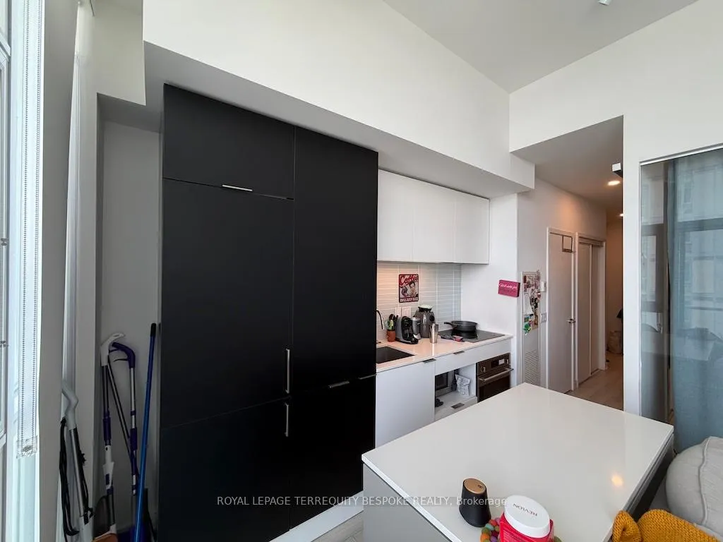 Photo 13 of Unit 2002, 33 Helendale Avenue, Toronto, Yonge-Eglinton — HOMEH