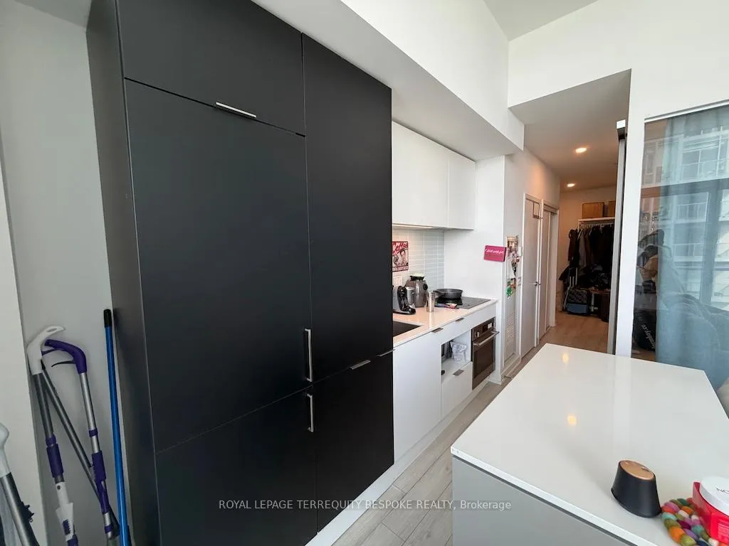 Photo 14 of Unit 2002, 33 Helendale Avenue, Toronto, Yonge-Eglinton — HOMEH