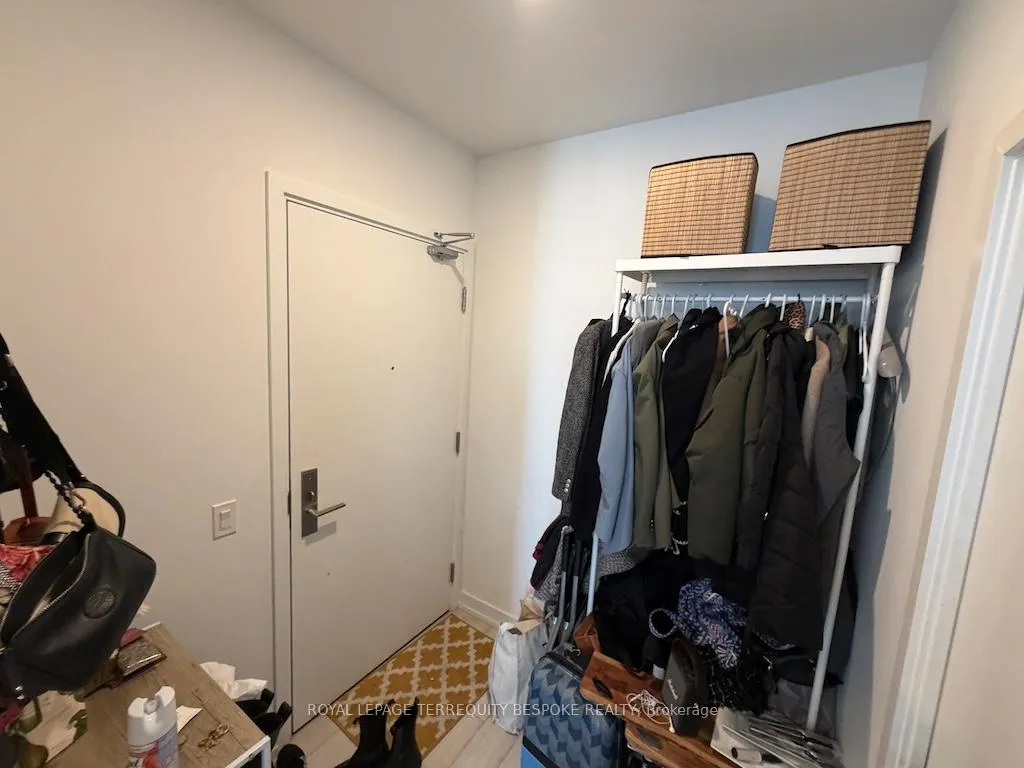 Photo 18 of Unit 2002, 33 Helendale Avenue, Toronto, Yonge-Eglinton — HOMEH
