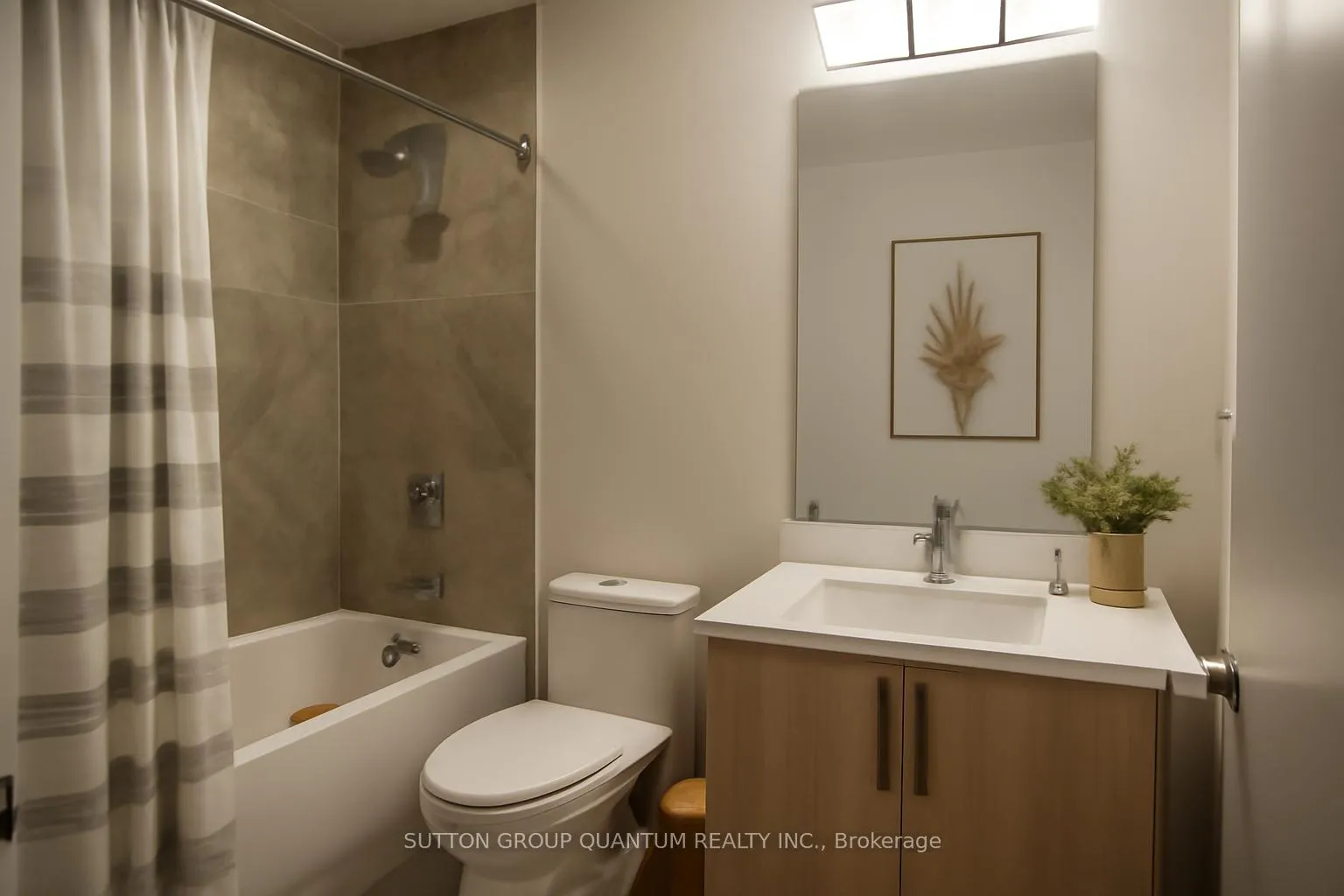 Photo 6 of Unit 420, 500 Plains Road E, Burlington, LaSalle — HOMEH
