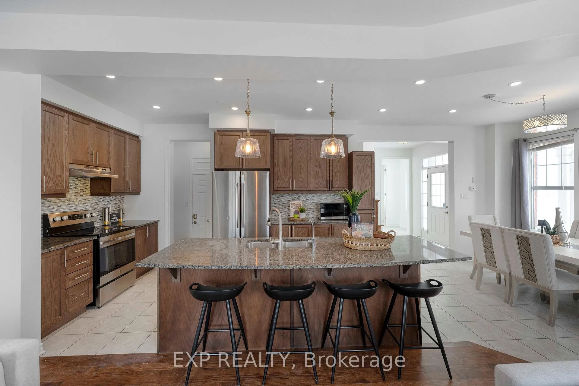 Photo 6 of 203 Grovehill Crescent, Kitchener — HOMEH