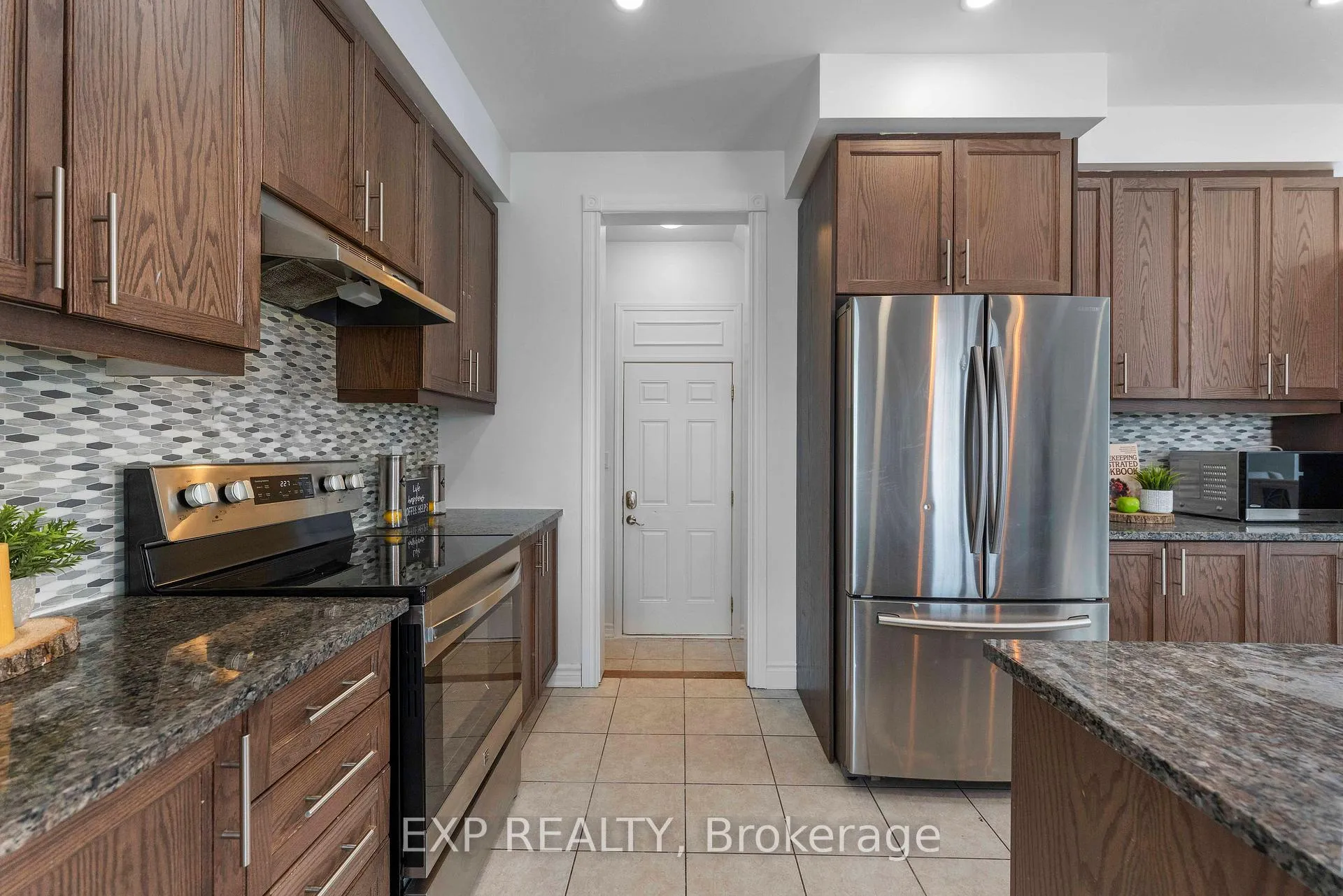 Photo 9 of 203 Grovehill Crescent, Kitchener — HOMEH