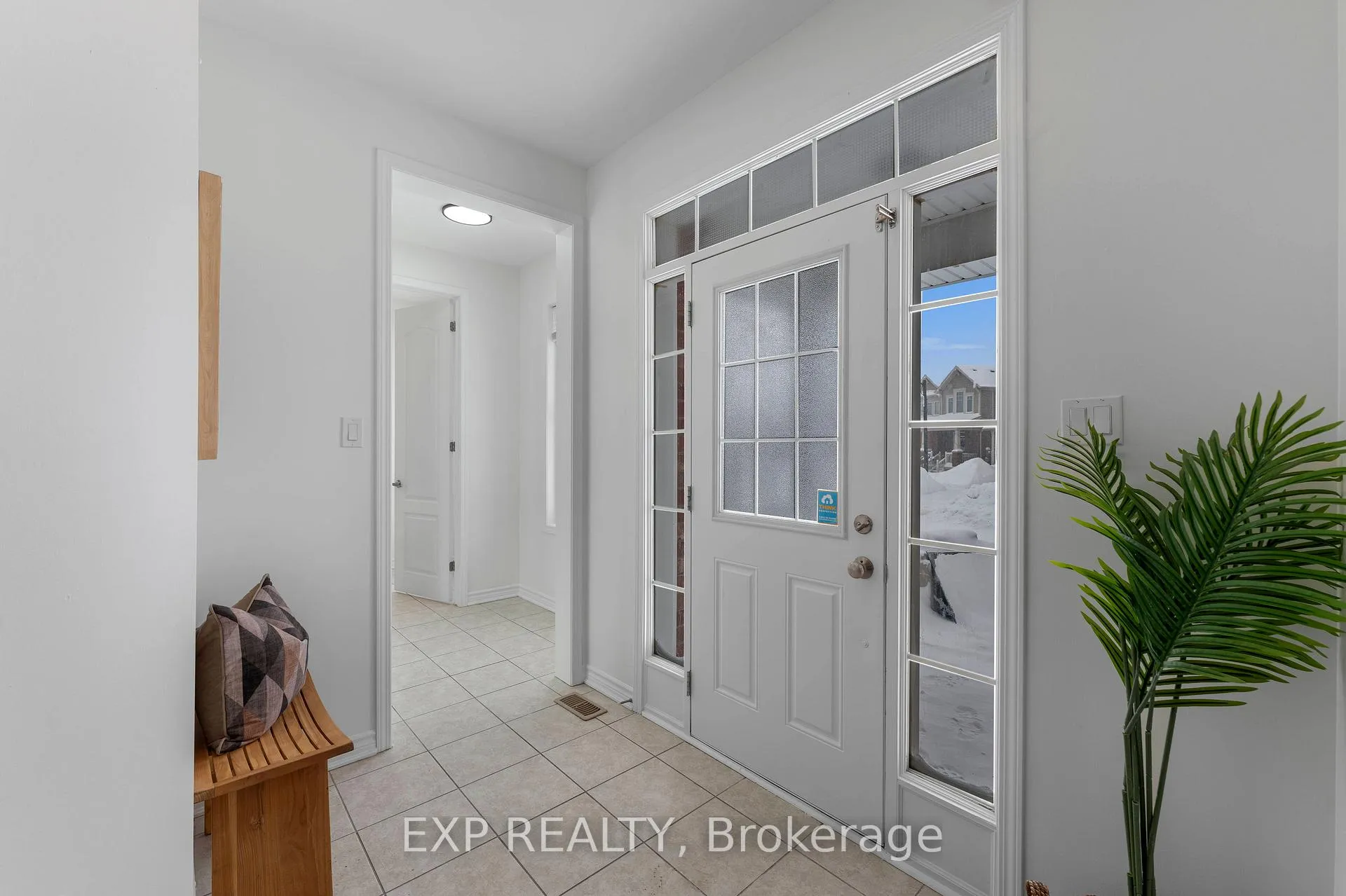 Photo 11 of 203 Grovehill Crescent, Kitchener — HOMEH