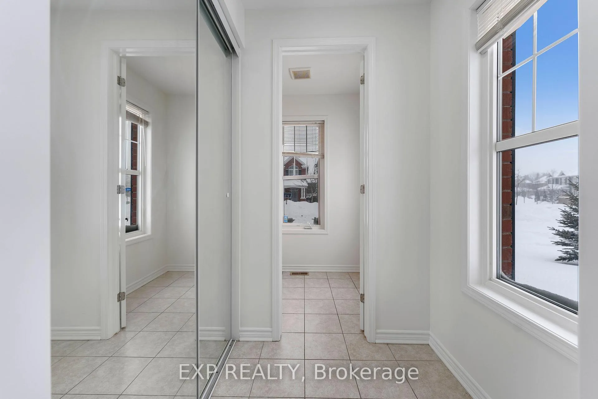 Photo 12 of 203 Grovehill Crescent, Kitchener — HOMEH