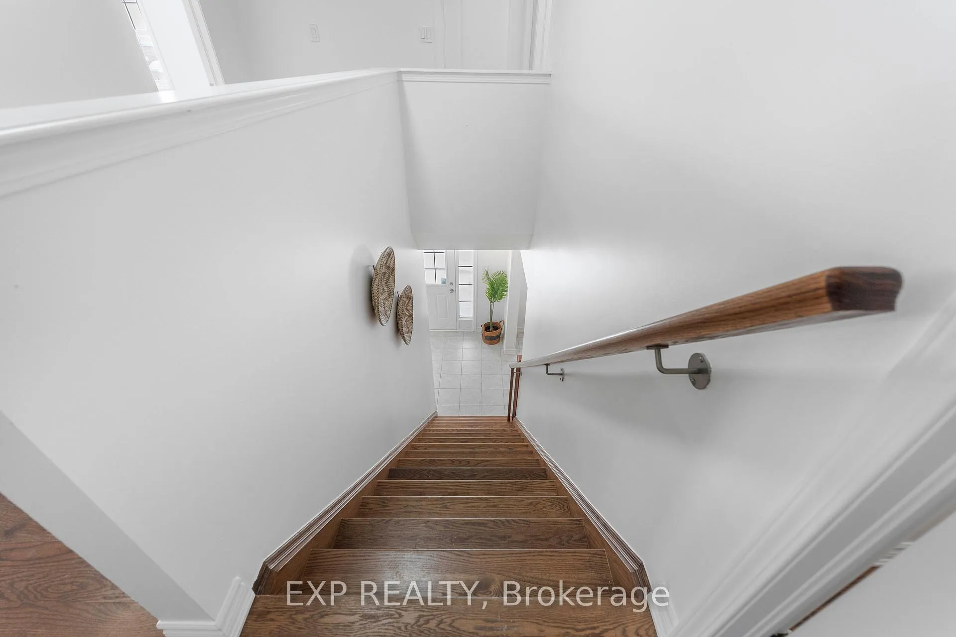 Photo 16 of 203 Grovehill Crescent, Kitchener — HOMEH