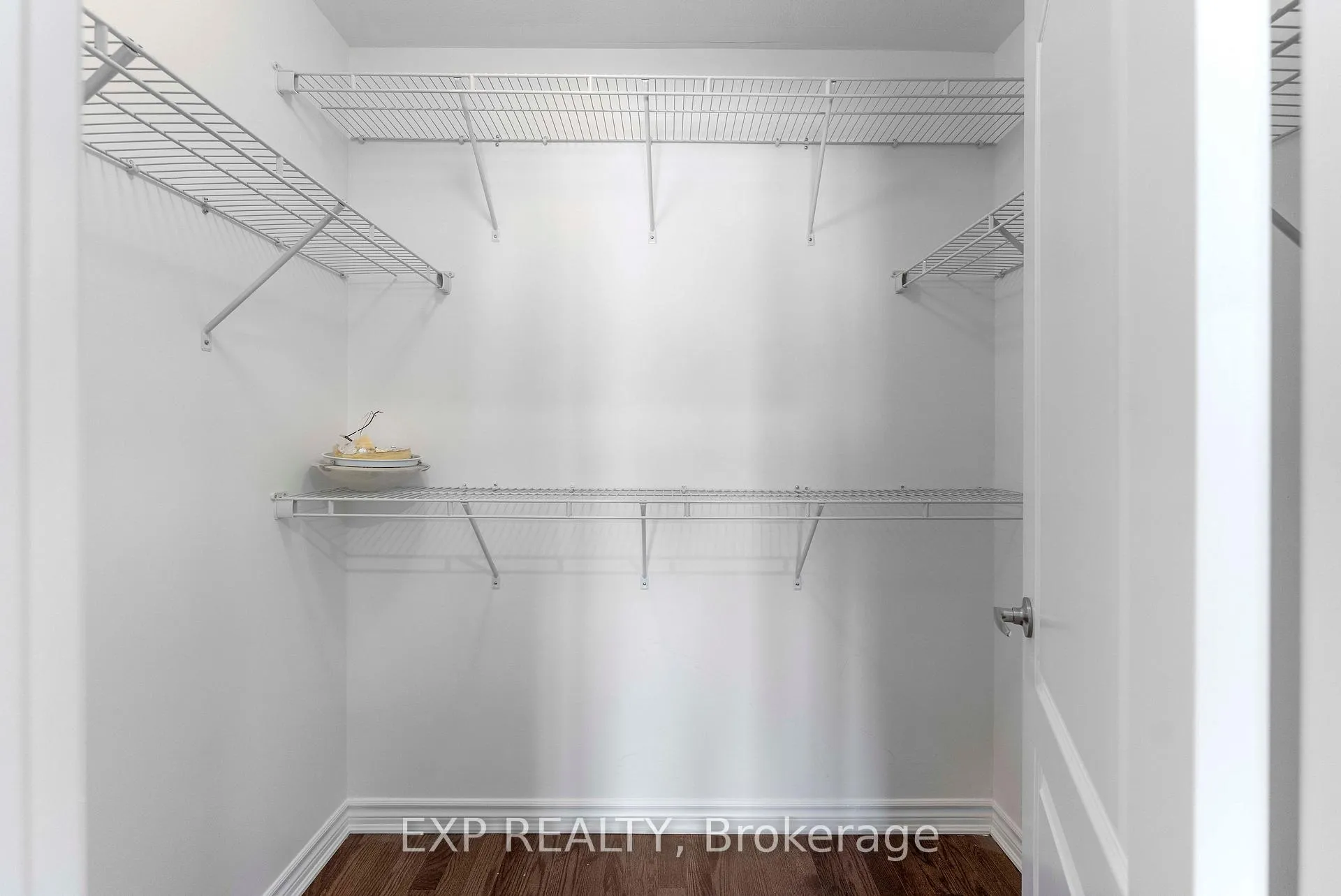 Photo 20 of 203 Grovehill Crescent, Kitchener — HOMEH