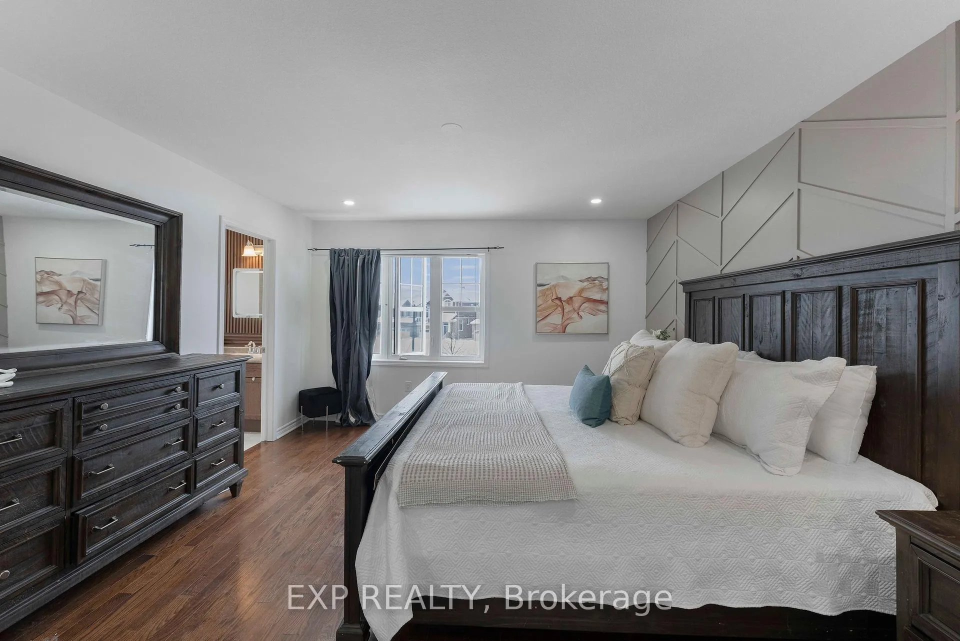 Photo 22 of 203 Grovehill Crescent, Kitchener — HOMEH