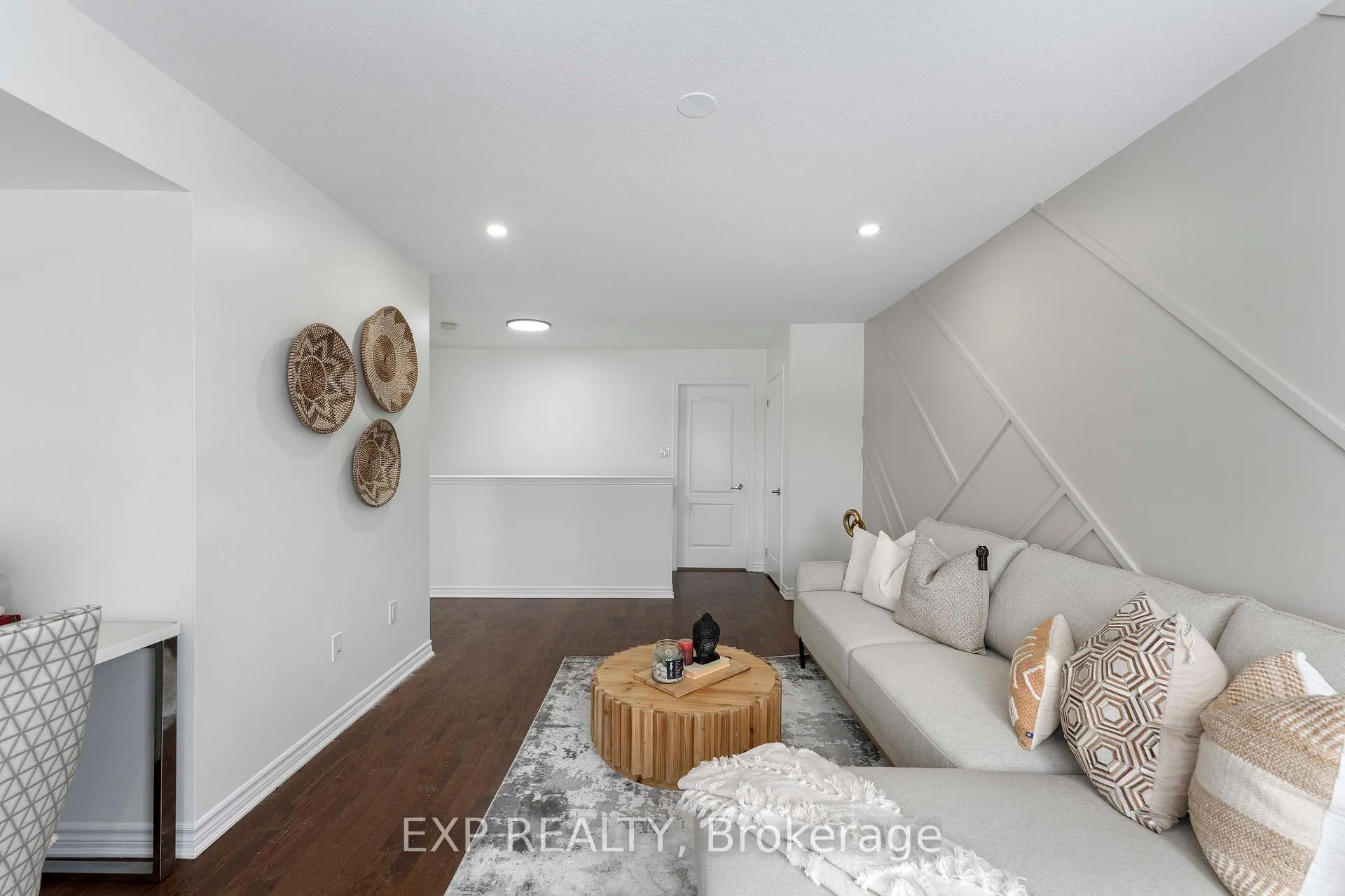 Photo 24 of 203 Grovehill Crescent, Kitchener — HOMEH