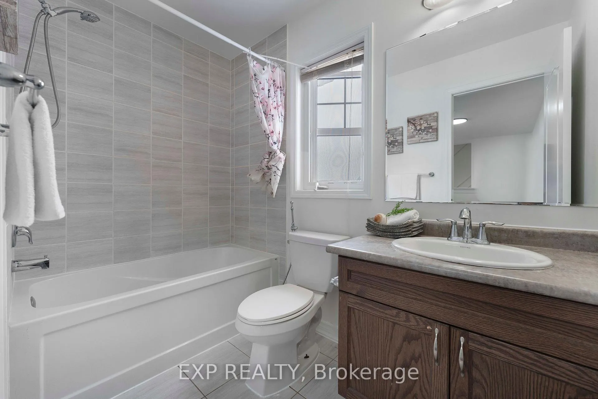 Photo 30 of 203 Grovehill Crescent, Kitchener — HOMEH