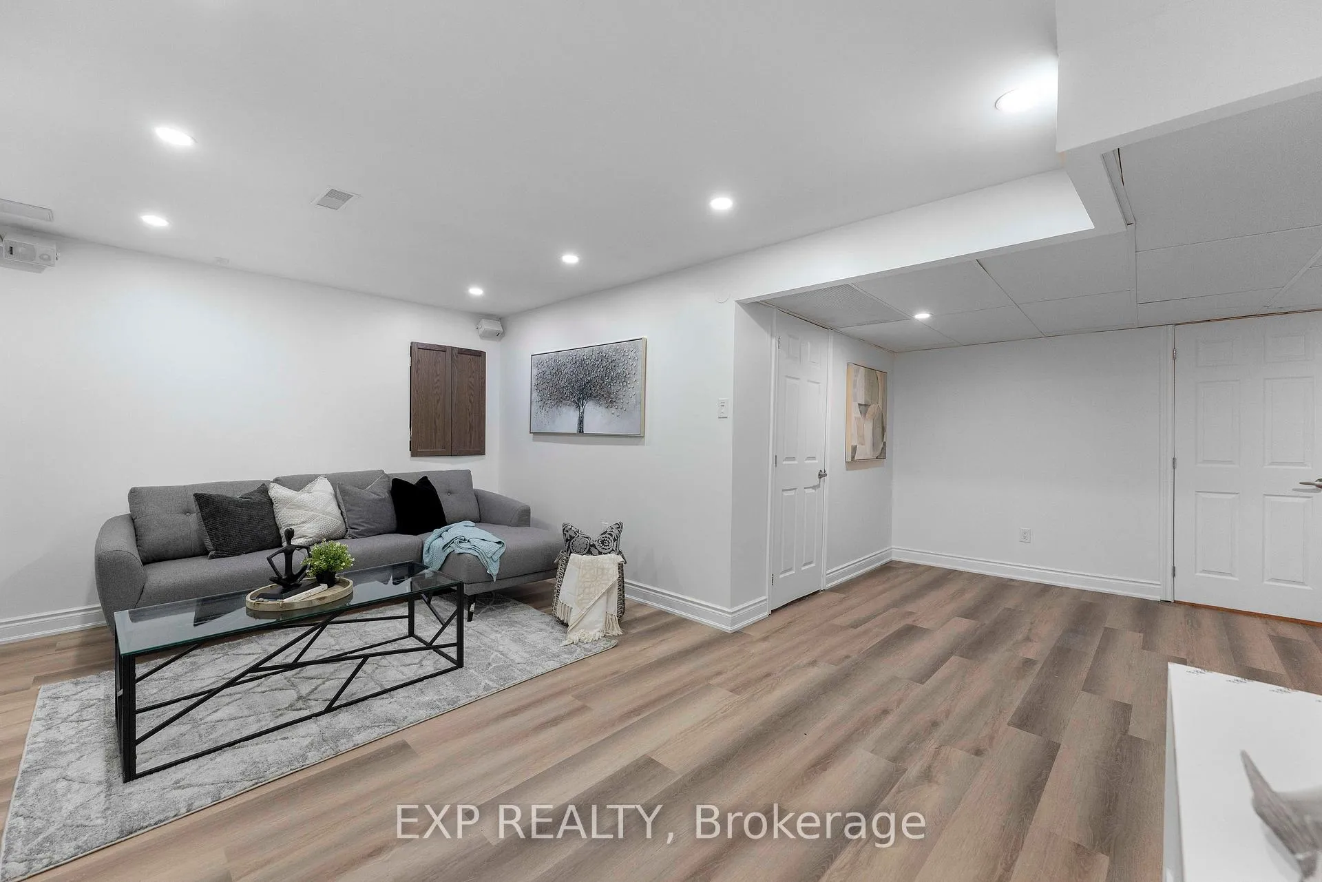 Photo 31 of 203 Grovehill Crescent, Kitchener — HOMEH