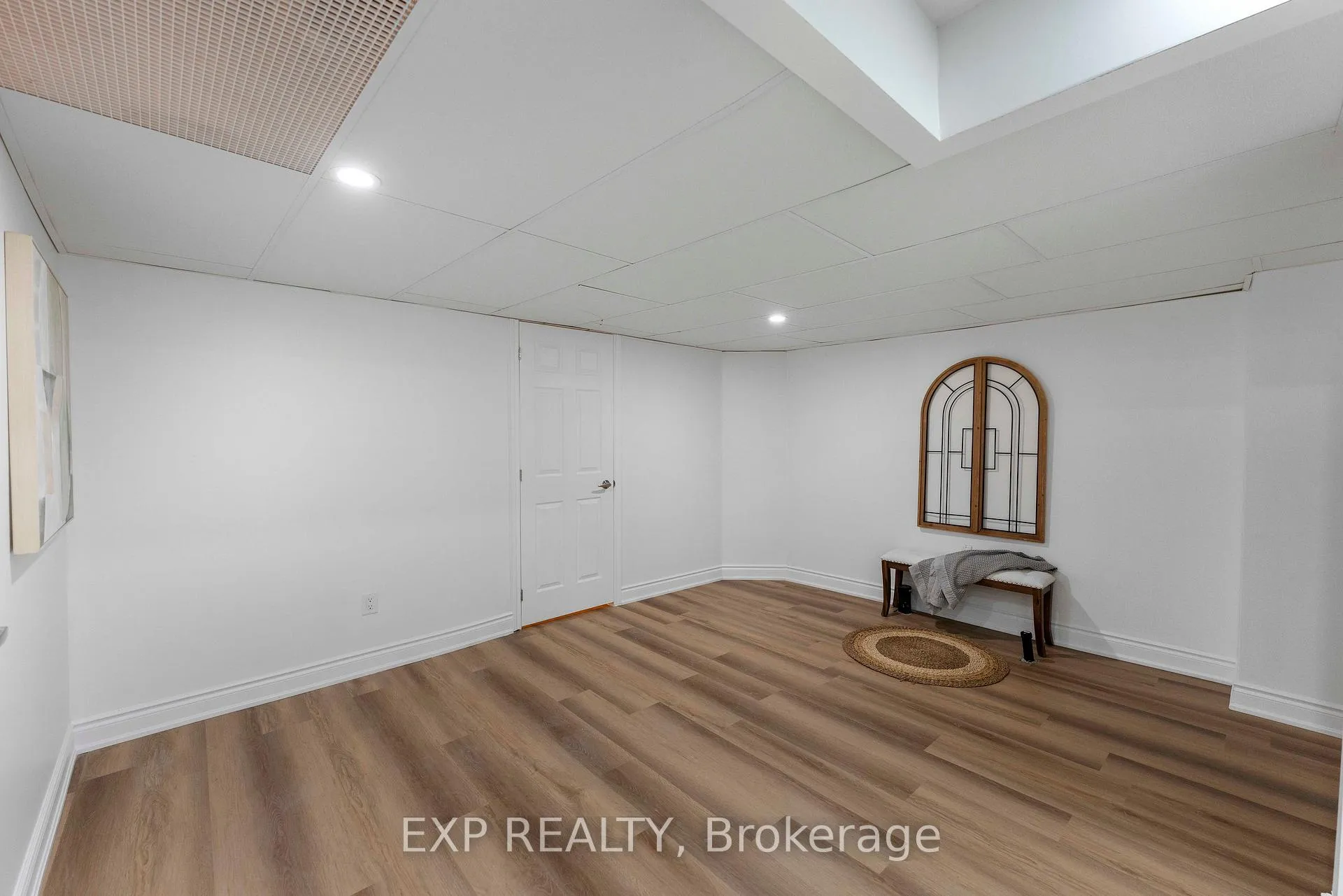 Photo 32 of 203 Grovehill Crescent, Kitchener — HOMEH