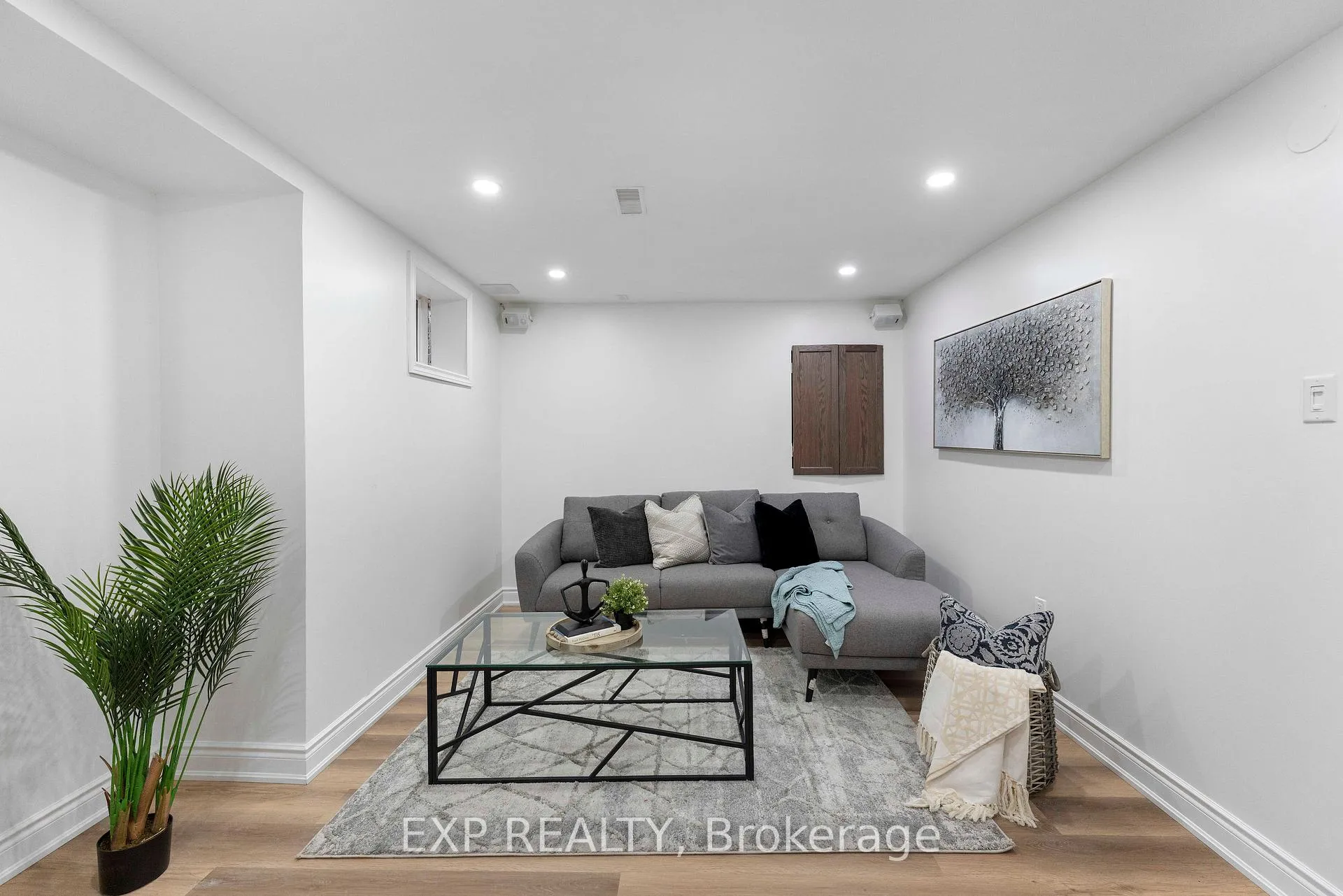 Photo 36 of 203 Grovehill Crescent, Kitchener — HOMEH