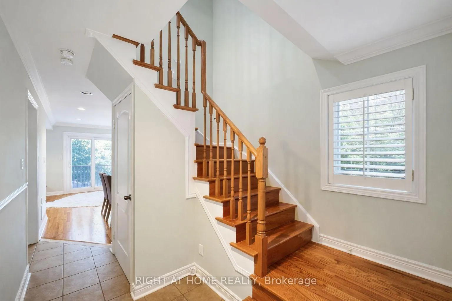 Photo 8 of 95 Giancola Crescent, Vaughan, Maple — HOMEH
