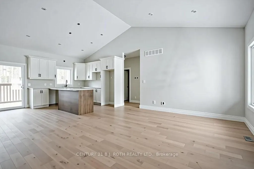 Photo 10 of 13 Jennett Drive, Oro-Medonte, Moonstone — HOMEH