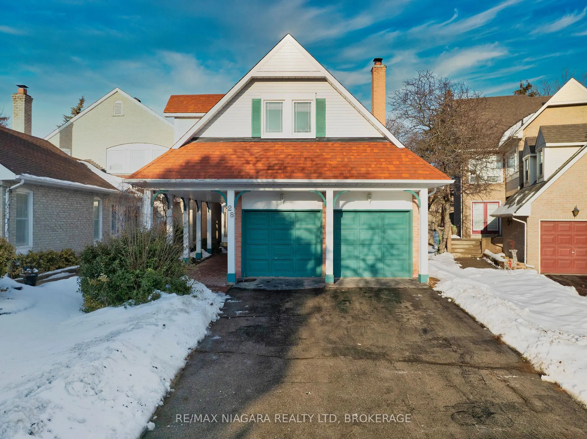 Photo 1 of 28 Rosemead Close, Markham, Unionville — HOMEH