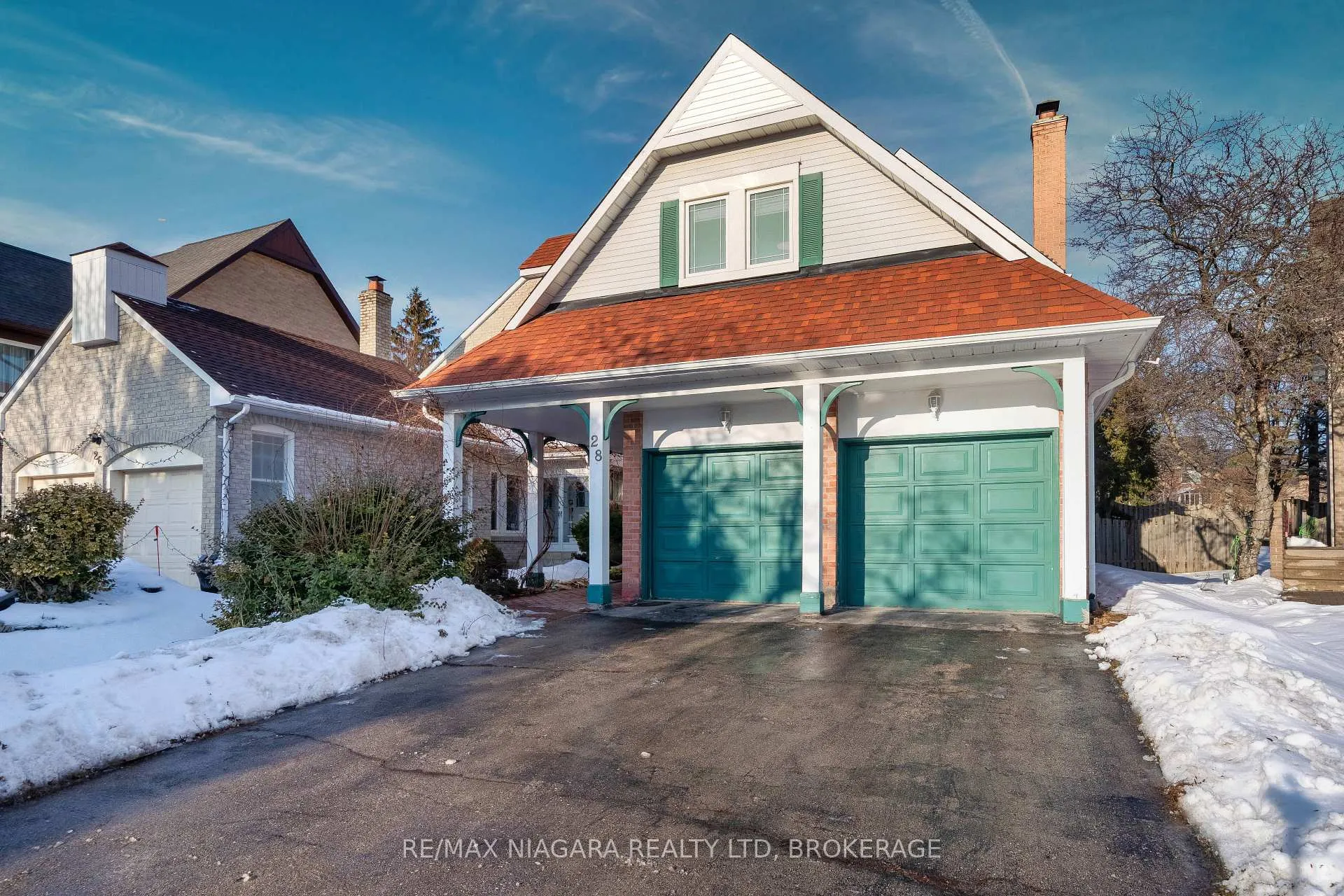 Photo 3 of 28 Rosemead Close, Markham, Unionville — HOMEH