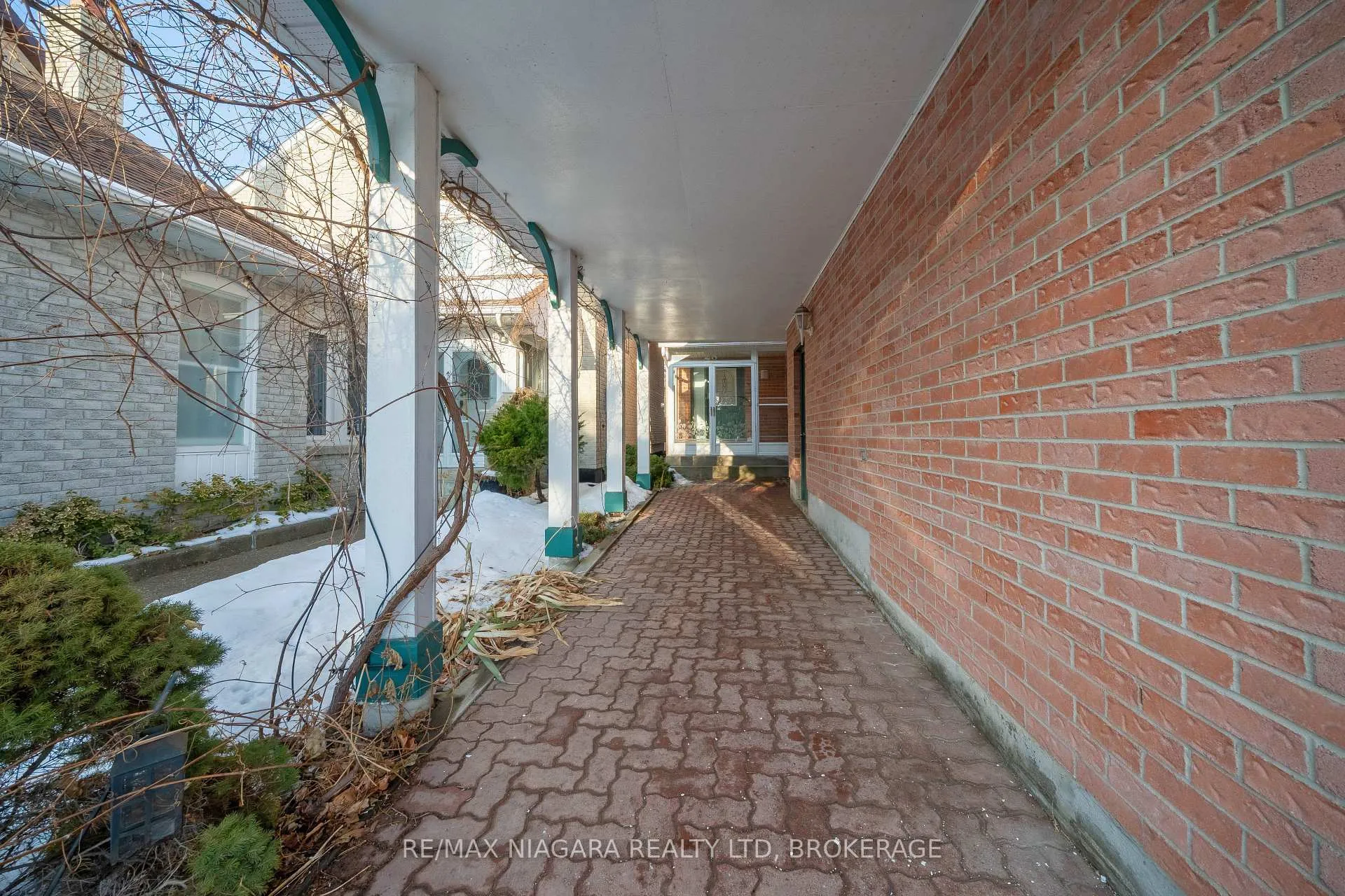 Photo 4 of 28 Rosemead Close, Markham, Unionville — HOMEH
