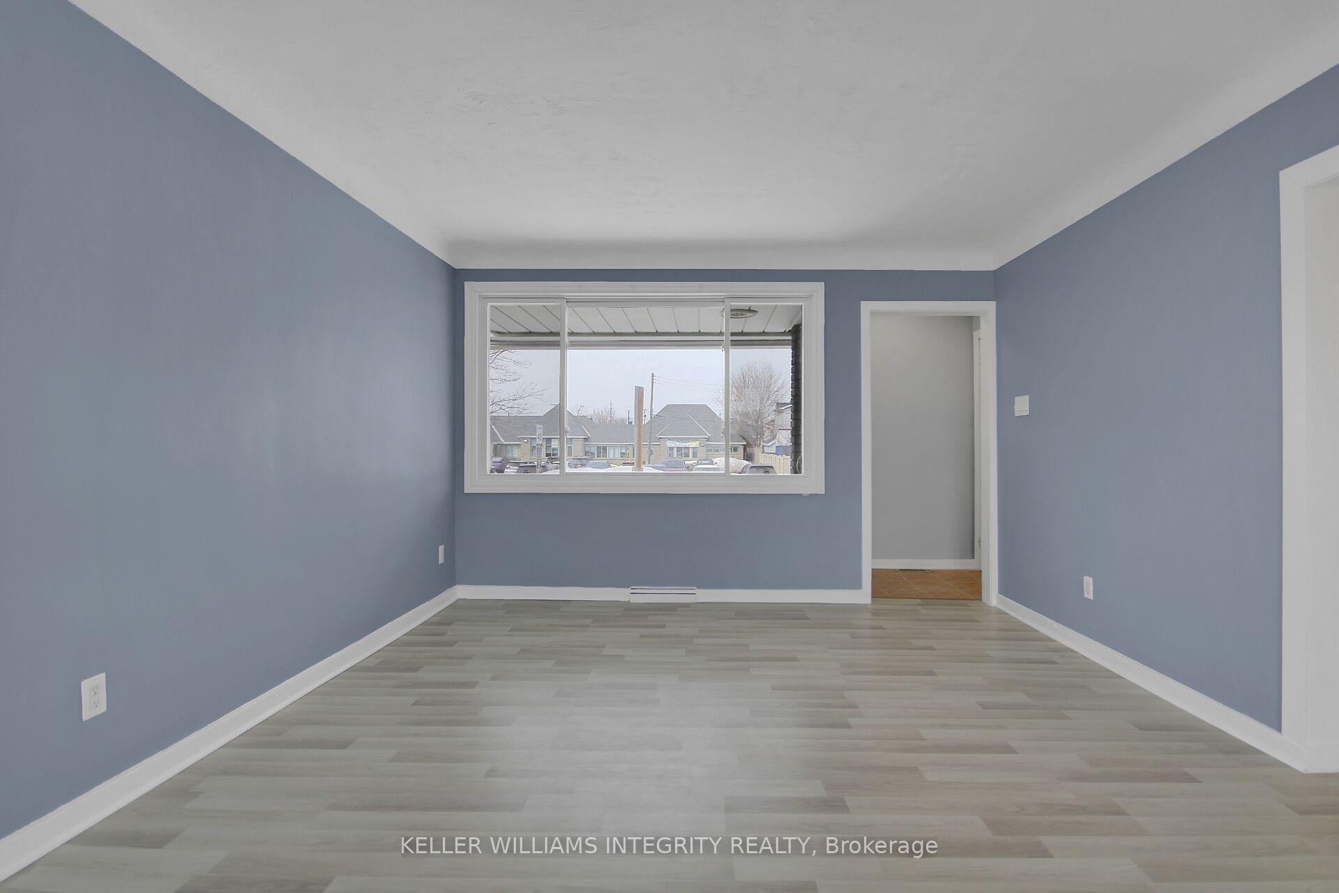 Photo 3 of 1214 Foxbar Avenue, Ottawa, Ellwood — HOMEH