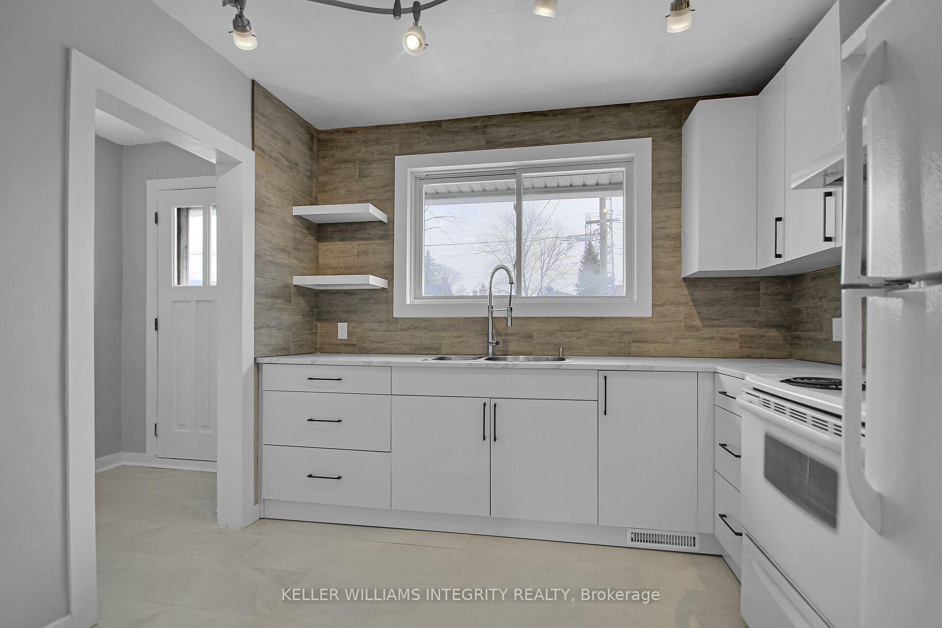 Photo 13 of 1214 Foxbar Avenue, Ottawa, Ellwood — HOMEH