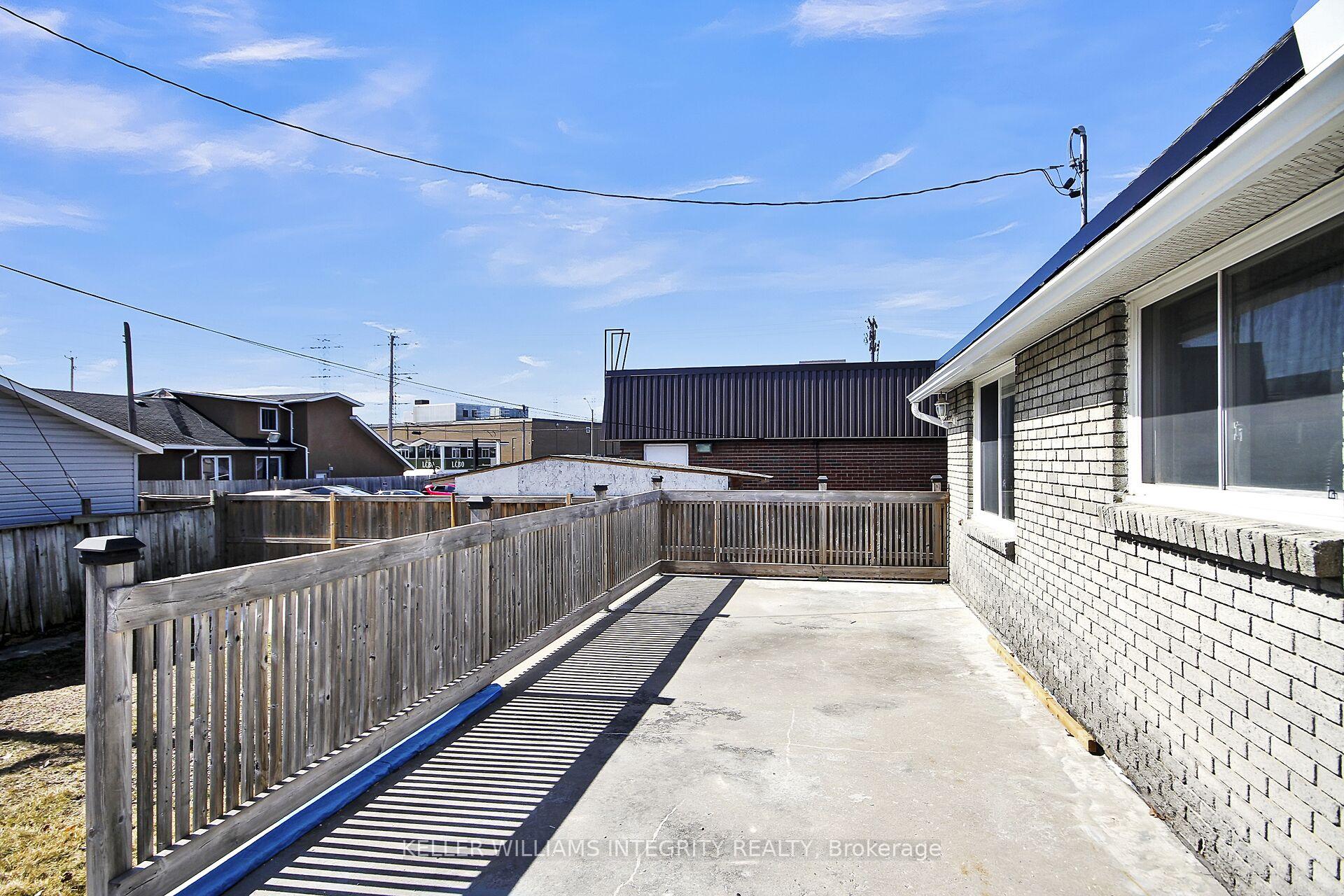 Photo 33 of 1214 Foxbar Avenue, Ottawa, Ellwood — HOMEH
