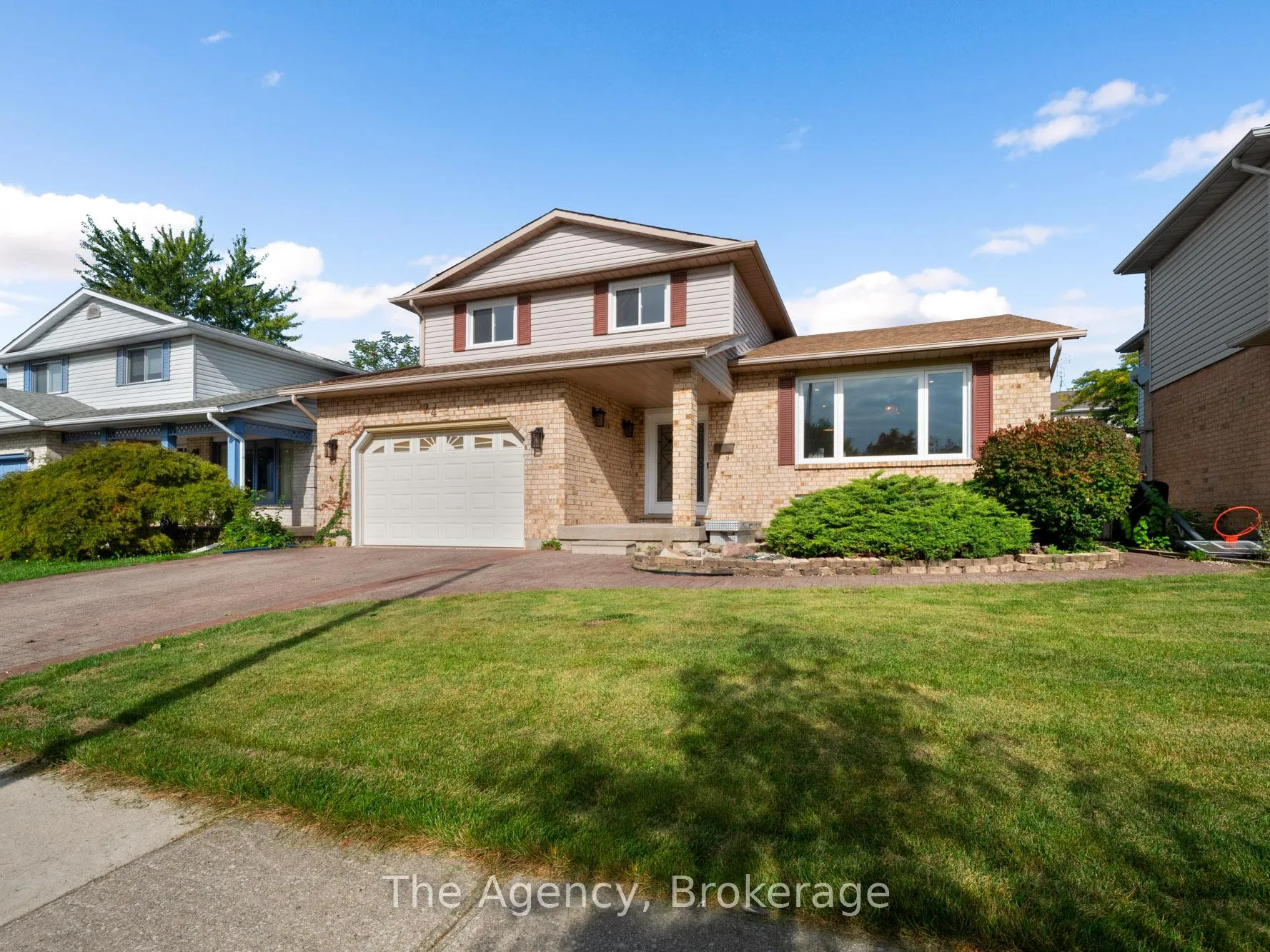 Photo 2 of 24 Keefer Road, Thorold, Confederation Heights — HOMEH