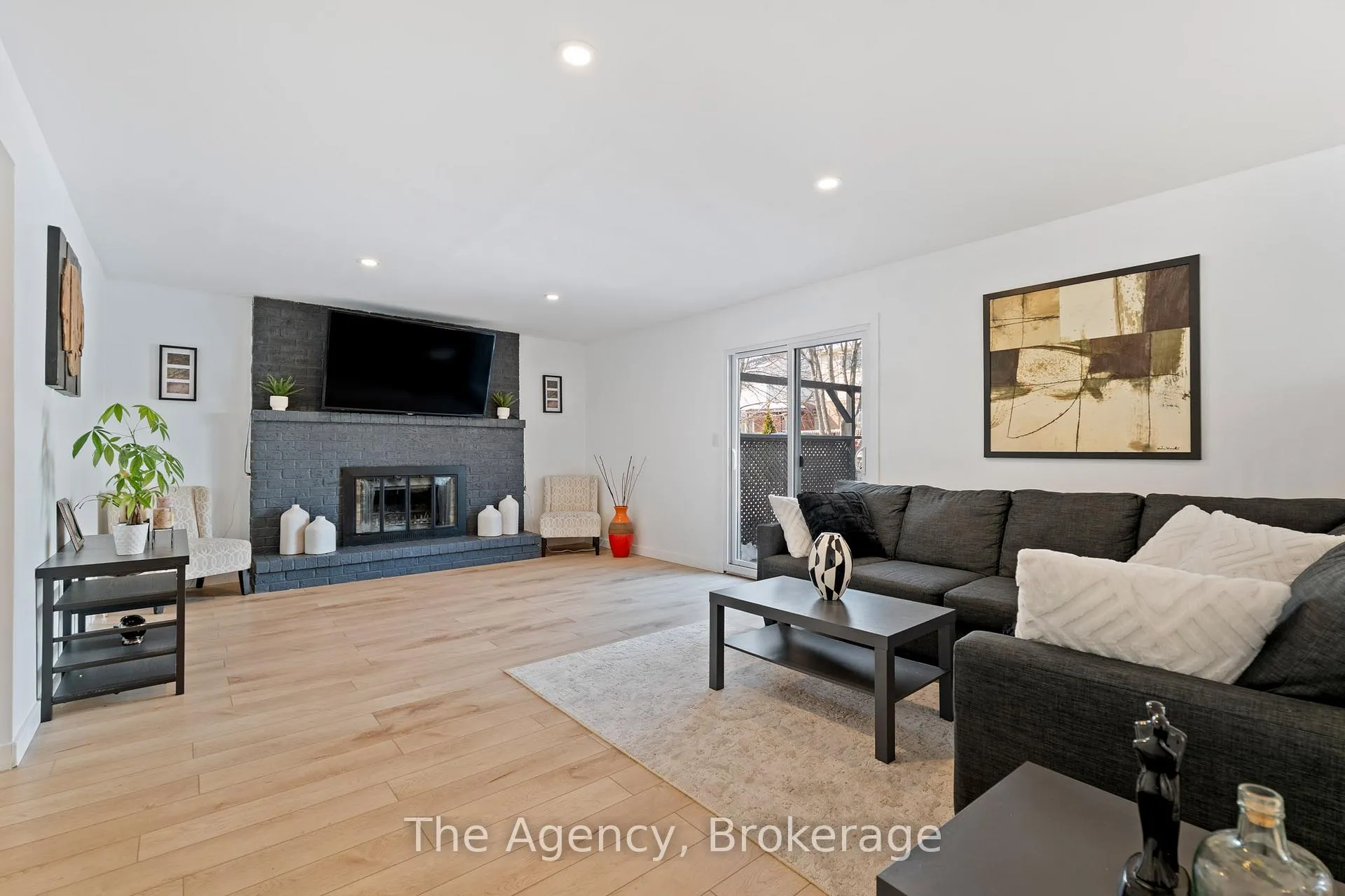 Photo 8 of 24 Keefer Road, Thorold, Confederation Heights — HOMEH