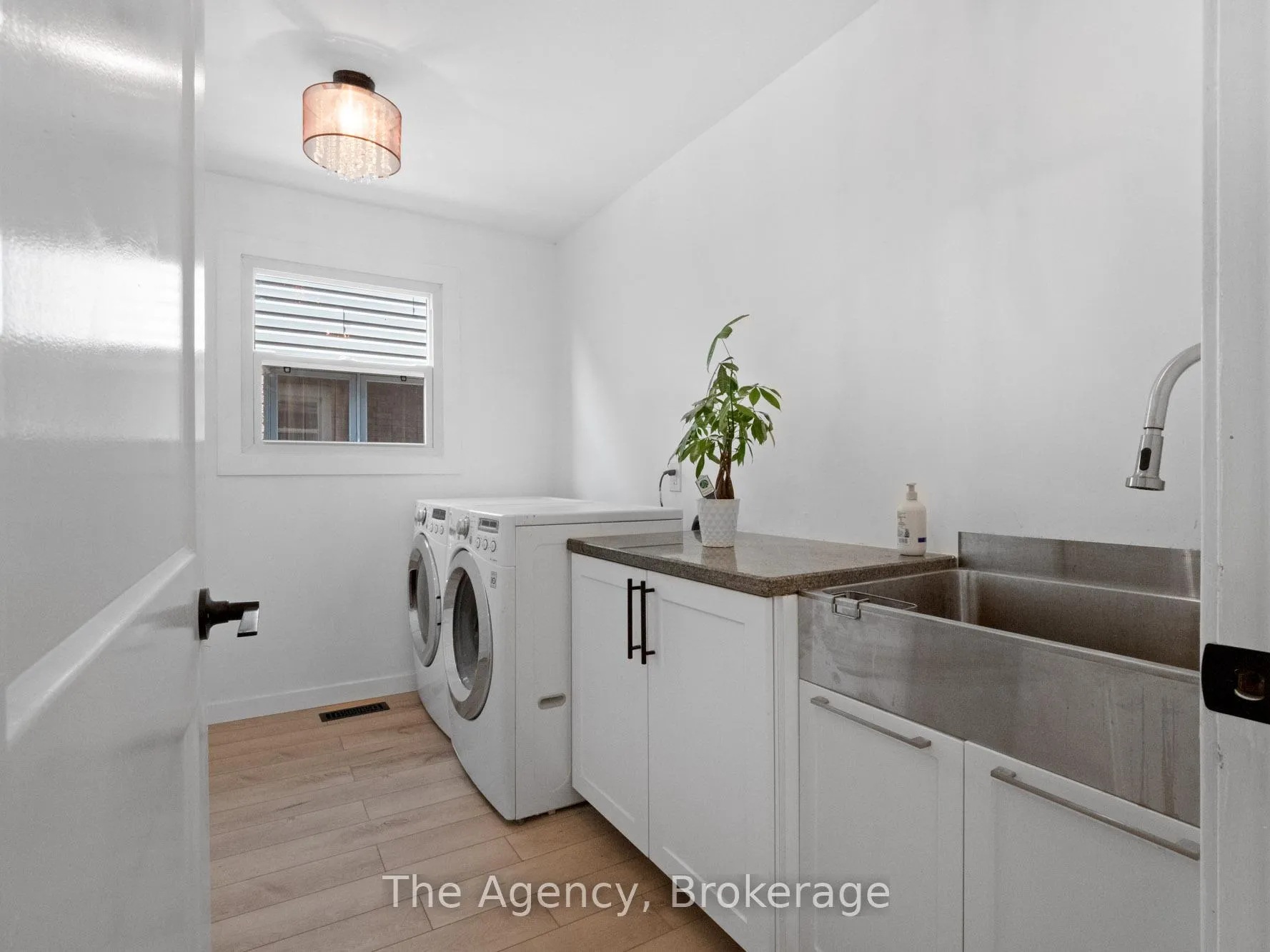 Photo 20 of 24 Keefer Road, Thorold, Confederation Heights — HOMEH