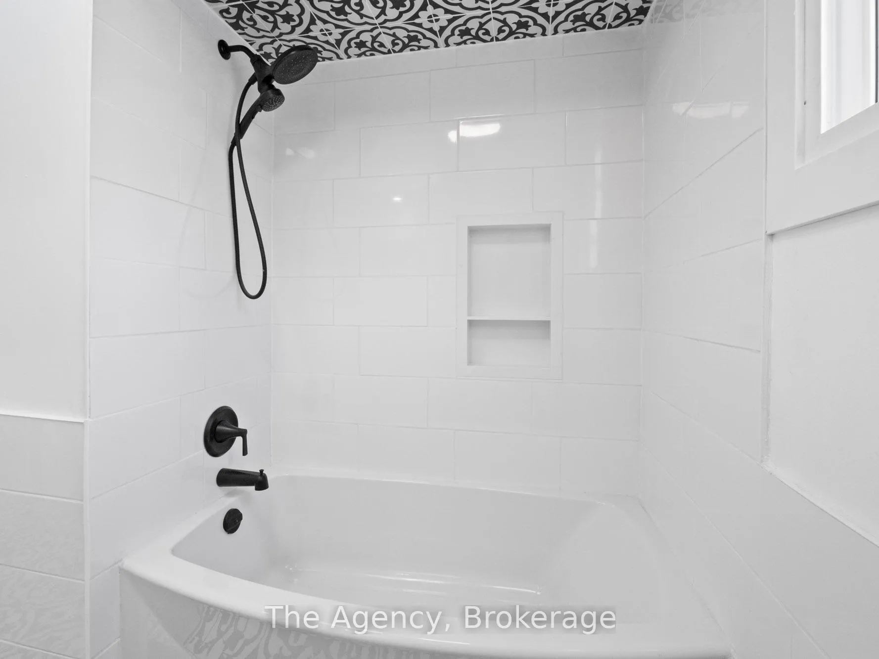 Photo 23 of 24 Keefer Road, Thorold, Confederation Heights — HOMEH