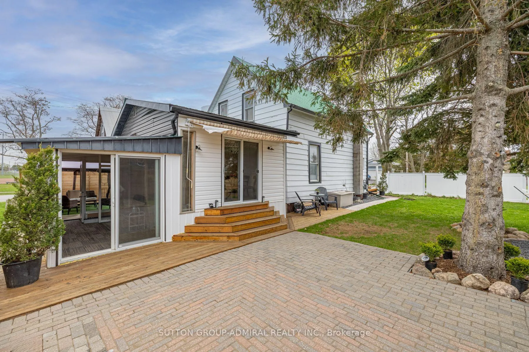 Photo 44 of 70 Belleville Street, Prince Edward County, Wellington Ward — HOMEH