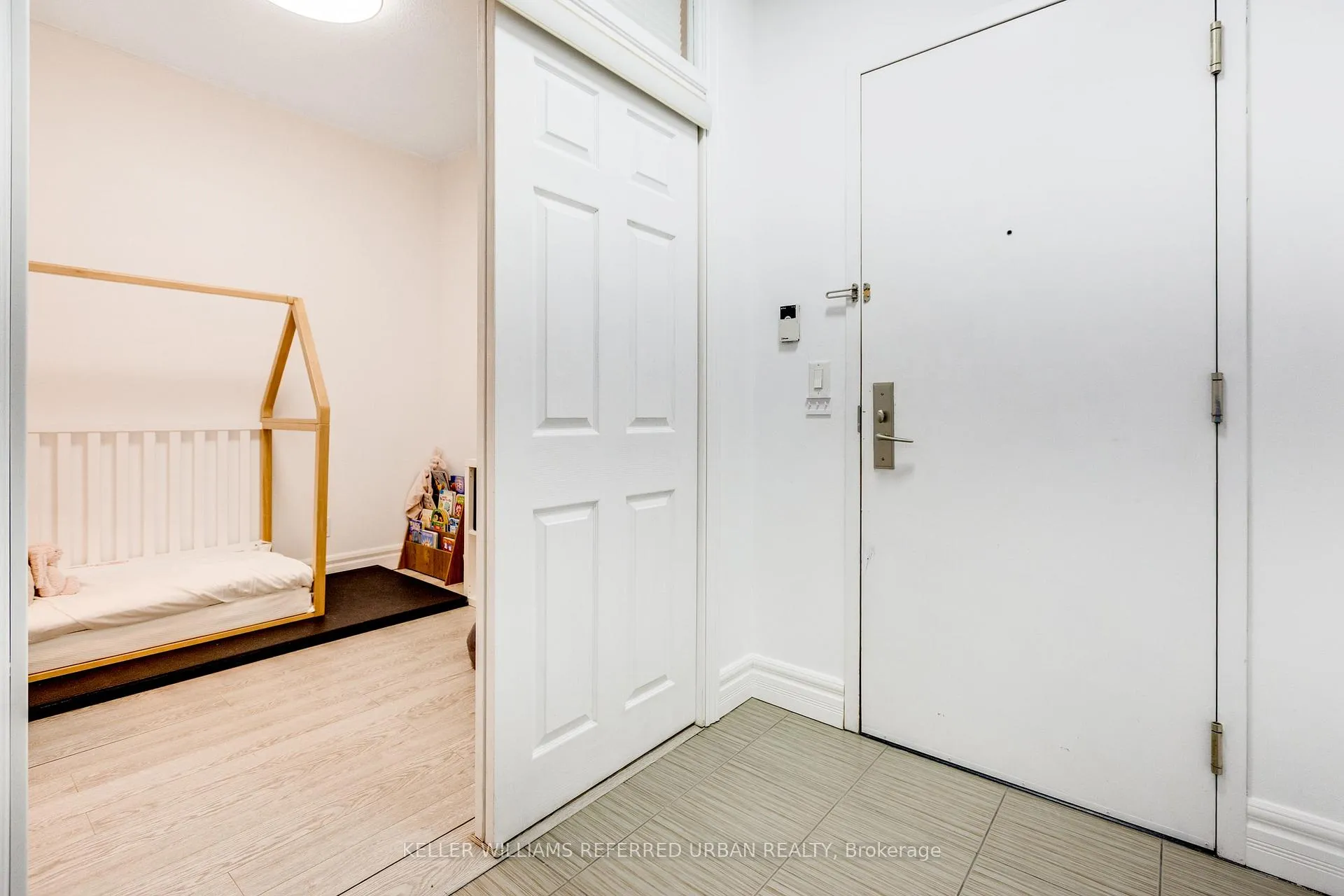 Photo 3 of Unit 116, 48 Suncrest Boulevard, Markham, Commerce Valley — HOMEH